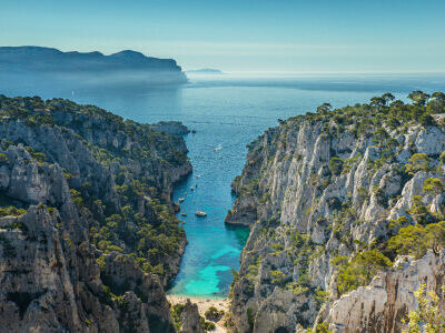 Le massif escarpé des Calanques