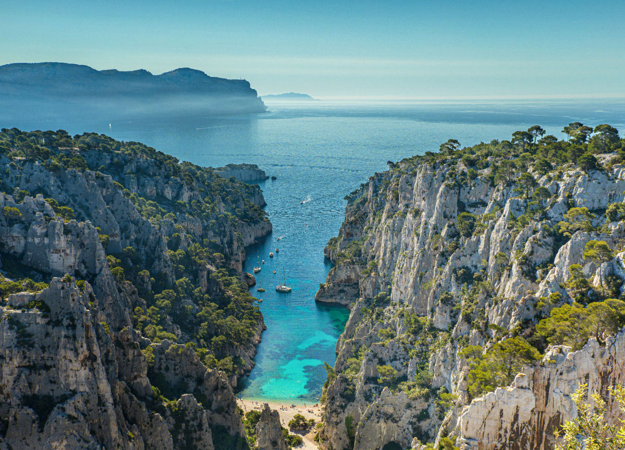 Le massif escarpé des Calanques