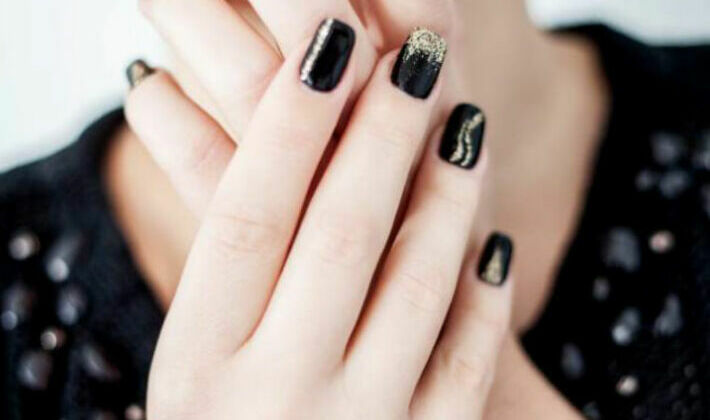 JUSQU'AU BOUT DES ONGLES