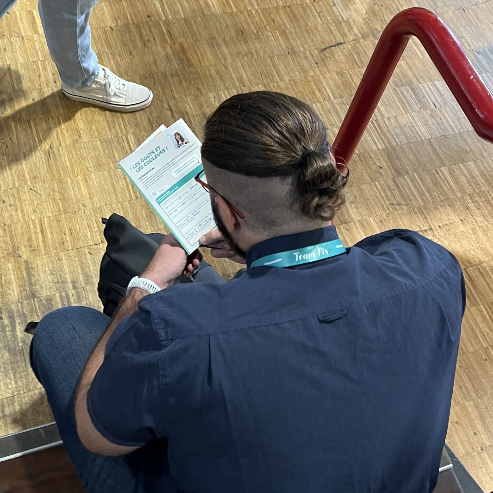 Un �l�ve edaaPix rempli son carnet au Salon Photo